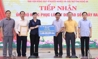 Đoàn công tác tỉnh Bắc Ninh trao 3 tỷ đồng hỗ trợ người dân Nghệ An khắc phục hậu quả mưa bão